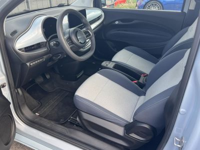 FIAT 500 500e La Prima 42kWh (Automata) Magyar.o-i.Klíma Tempomat Bluetooth Carplay 37e km!
