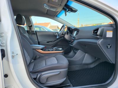 HYUNDAI IONIQ electric Premium (Automata) 250km-es hatótáv. Vezetett szervizkönyv!