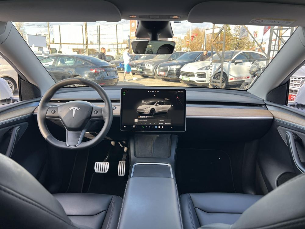 TESLA MODEL Y Performance AWD (Automata) 63e km. AMD Ryzen. mátrix LED. hőszivattyú. garanciális 2030-ig!