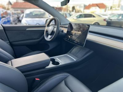 TESLA MODEL Y Performance AWD (Automata) 63e km. AMD Ryzen. mátrix LED. hőszivattyú. garanciális 2030-ig!