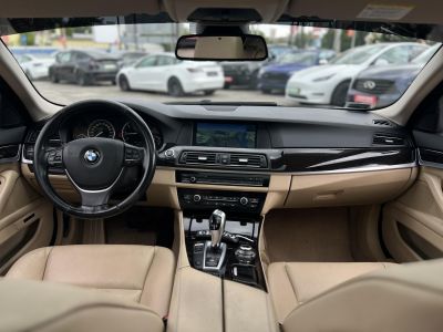 BMW 520d (Automata) Napfénytető. vaj bőrbelső. memória. HUD. kamera. 2 gyári kulcs!