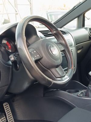 SEAT LEON 2.0 TFSI Cupra 350le! Integrált fejtámlás ülések. Boheme Purple fényezés