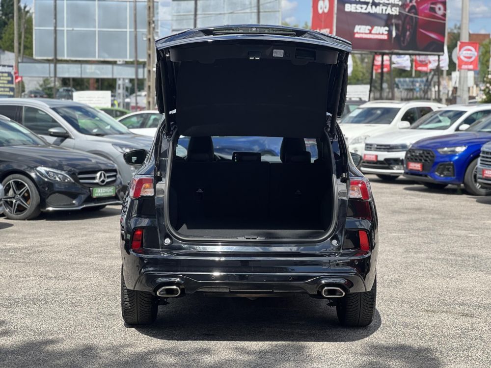FORD KUGA 2.5 FHEV ST-Line X CVT 42e km. újszerű állapot