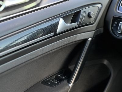 VOLKSWAGEN GOLF VII Variant 2.0 TDI Comfortline 4Motion Dynaudio HIFI. végig vezetett szervízkönyv