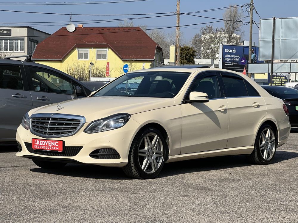 MERCEDES-BENZ E-OSZTÁLY E 200 Avantgarde (Automata) Napfénytető Ülésfűtés F1 váltó Bőr belső Ex taxi A LEGJOBB ÁRON!