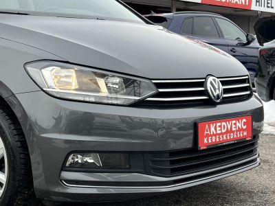 VOLKSWAGEN TOURAN 1.5 TSI ACT IQ.Drive DSG [7 személy] M.o-i. Távtartó Bluetooth Ülésfűtés Kamera Gyönyörű állapotban!