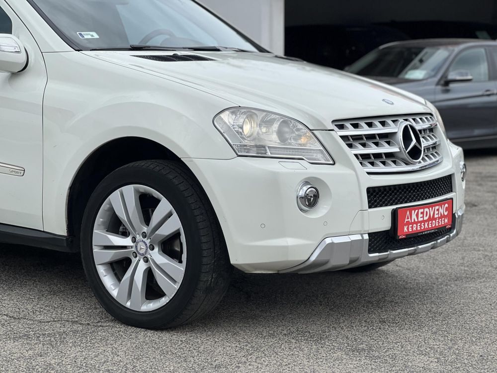 MERCEDES-BENZ ML 320 CDI (Automata) harman/kardon. légrugó. napfénytető. hátsó TV. alcantara belső!