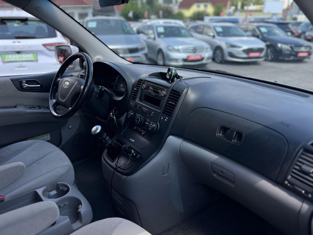 KIA CARNIVAL 2.9 CRDi EX (7 személyes ) klíma. tempomat. tolatókamera. tolatóradar. vonóhorog!