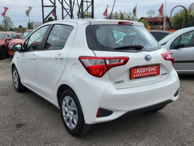 TOYOTA YARIS 1.5 Hybrid Comfort Style e-CVT 121e km. Digitklíma Kamera Bluetooth Sávváltó