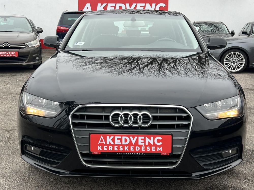 AUDI A4 2.0 TDi Klíma Tempomat Bluetooth 142e km!