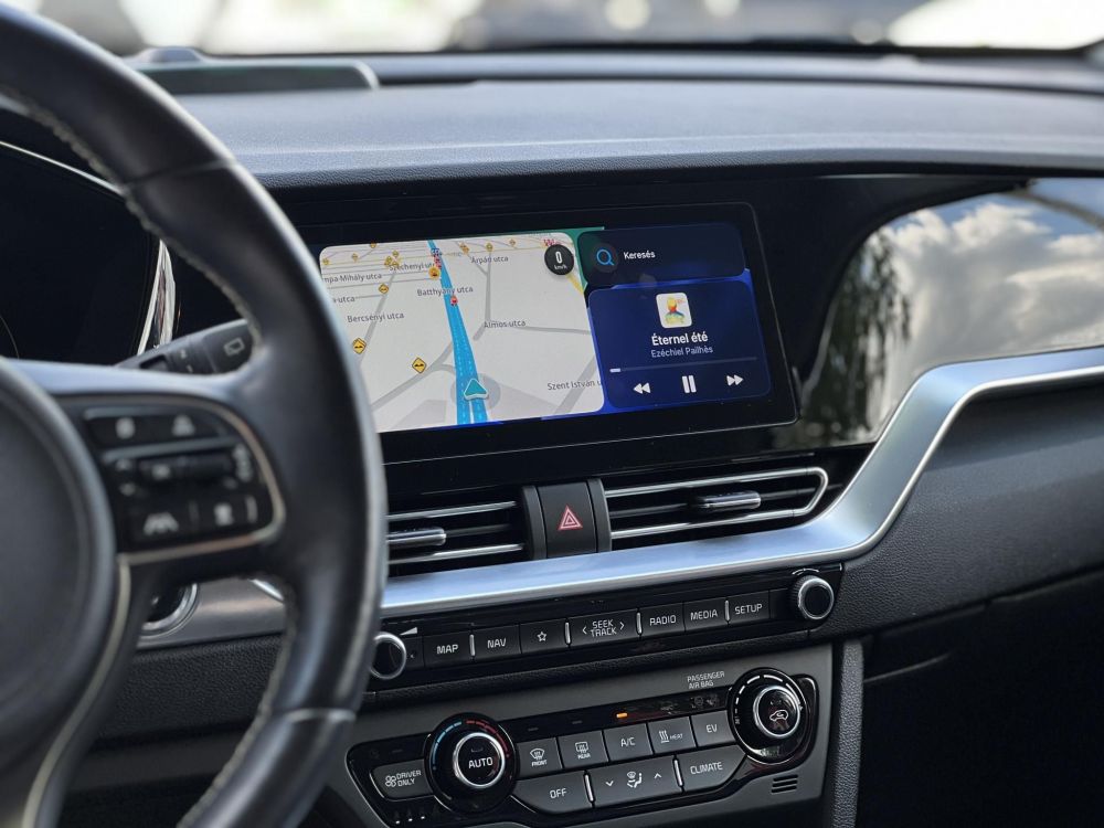 KIA NIRO e-Niro 39kWh Silver 73e km. távtartó. sávtartó. ülésfűtés. félbőr. CARPLAY!