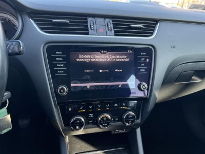 SKODA OCTAVIA Combi 1.6 CR TDI Style M.o.-i. 1.tul. Tempomat Ülésfűtés Tolatóradar Carplay Téli-nyári kerék!
