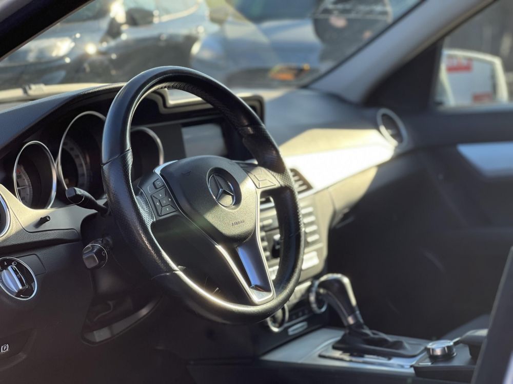 MERCEDES-BENZ C 250 T BlueEFFICIENCY Avantgarde (Automata) FACELIFT. Teljes szerviztörténet. vezérlés cserélve!