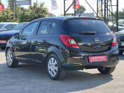 OPEL CORSA D 1.4 Selection Ülés- és Kormányfűtés. klíma