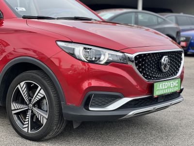 MG ZS EV Luxury. 68e km. végig vezetett márkaszerviz. Carplay. panorámatető