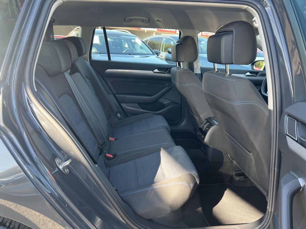 VOLKSWAGEN PASSAT VIII Variant 1.4 TSI GTE Plug-In-Hybrid DSG 97e km. LED Távtartó Carplay Ülésfűtés Kamera 2 töltőkábel!