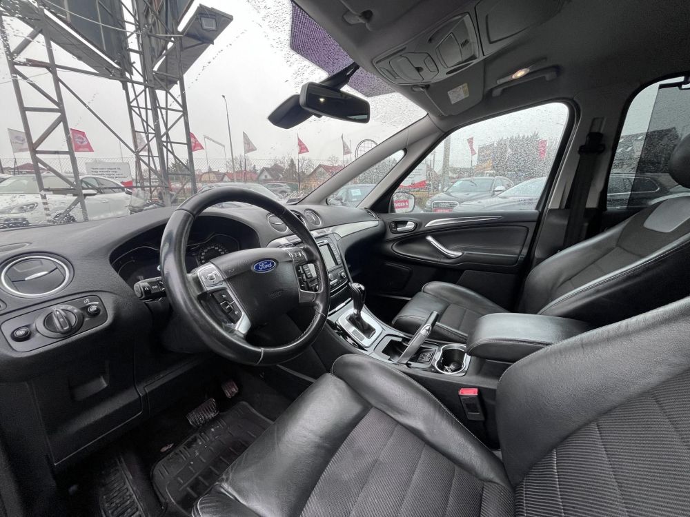 FORD S-MAX 2.0 TDCi Business Powershift Tempomat. fűthető ülések. navigáció. téli-nyári kerékszett