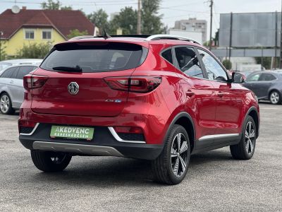 MG ZS EV Luxury. 68e km. végig vezetett márkaszerviz. Carplay. panorámatető