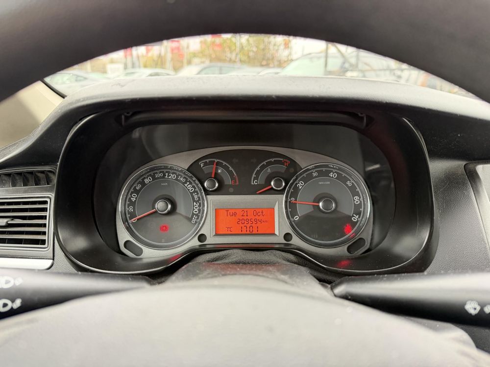 FIAT LINEA 1.4 8V Active (EU5) M.o.-i. 1.tul. klíma. vonóhorog. 4 évszakos gumik!