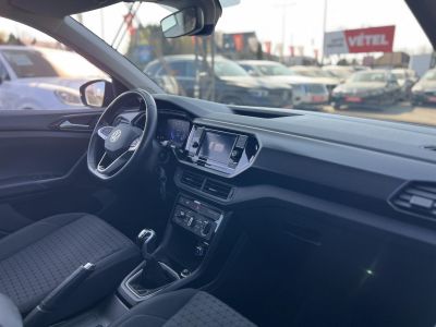 VOLKSWAGEN T-CROSS 1.0 TSI Life 24e km. M.o.-i. sérülésmentes. kifogástalan állapot. CARPLAY!