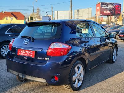 TOYOTA AURIS 1.8 HSD Sol Navi (Automata) Xenon Tempomat Kamera Digitklíma Vonóhorog Keyless
