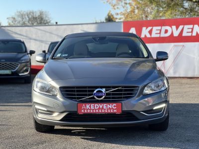 VOLVO V60 2.0 [T4] Kinetic Geartronic M.o.-i. magasan felszerelt. végig vezetett szervizkönyv!