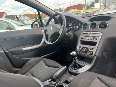 PEUGEOT 308 SW 1.6 HDi Confort Pack Tempomat Digitklíma Vonóhorog Szervizelt!