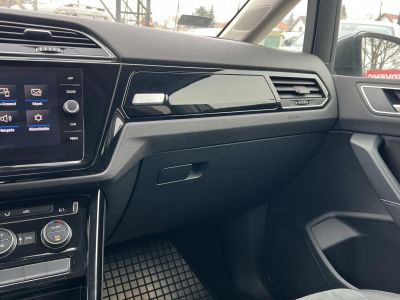 VOLKSWAGEN TOURAN 1.5 TSI ACT IQ.Drive DSG [7 személy] M.o-i. Távtartó Bluetooth Ülésfűtés Kamera Gyönyörű állapotban!