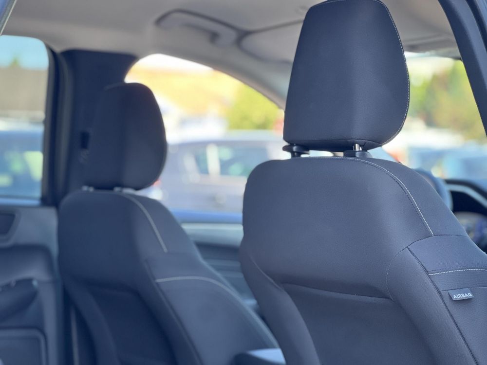 FORD KUGA 2.5 PHEV Freedom CVT 49e km. LED fényszórók. kamera. carplay. ülésfűtés. kormányfűtés. CARPLAY!