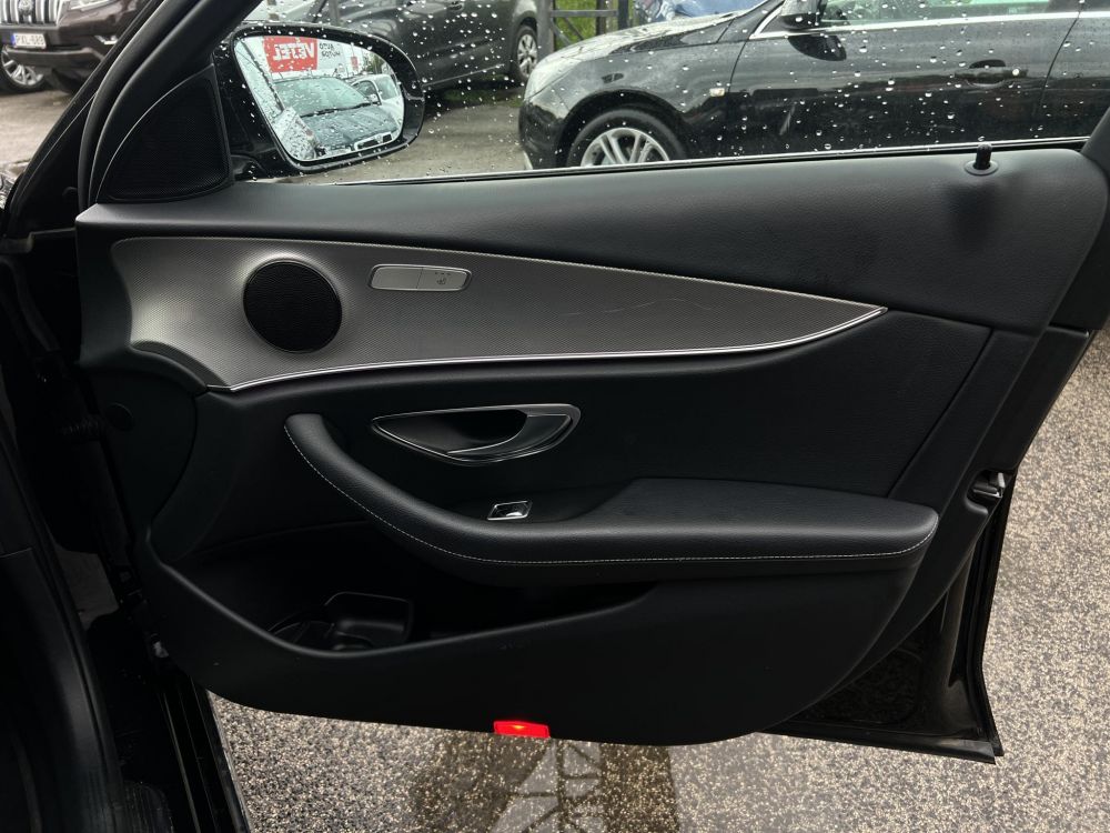 MERCEDES-BENZ E 350 e 9G-TRONIC 150e km. Bőr belső. kamera. frissen szervizelt
