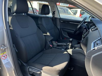 SKODA OCTAVIA Combi 1.6 CR TDI Style M.o.-i. 1.tul. Tempomat Ülésfűtés Tolatóradar Carplay Téli-nyári kerék!