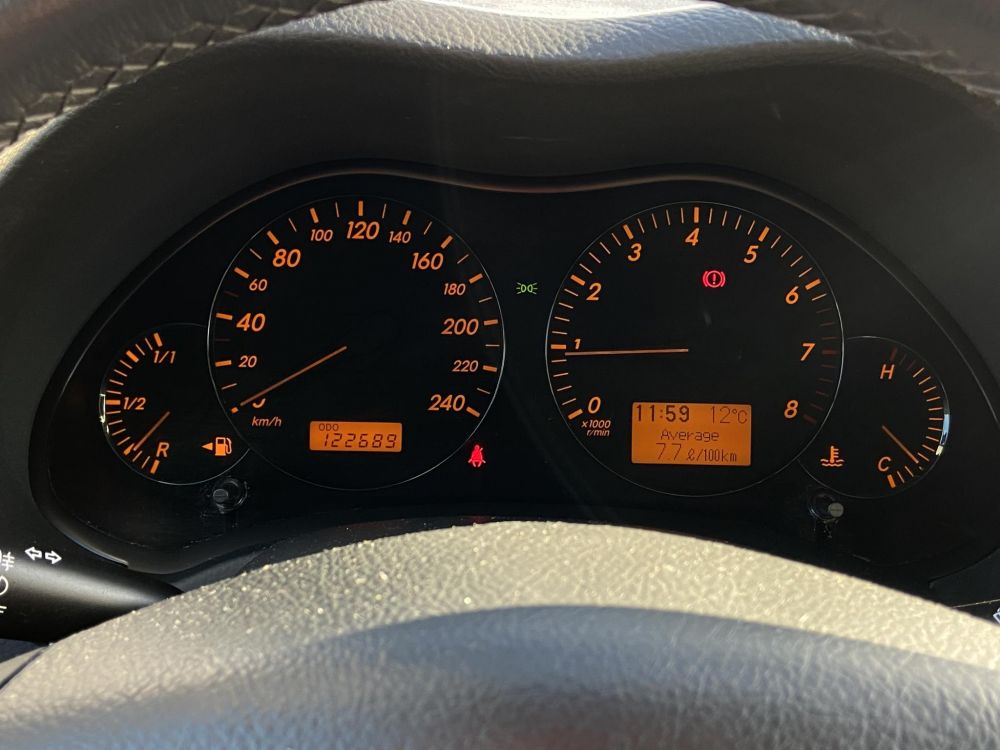 TOYOTA AVENSIS 1.8 Sol 133e km. ülésfűtés. digitklíma. vonóhorog. 2 gyári kulcs!