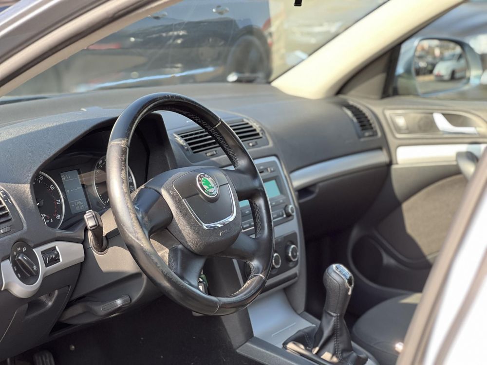 SKODA OCTAVIA 1.4 TSI Clever Klíma Tempomat Bluetooth Szervizelt Friss műszaki!