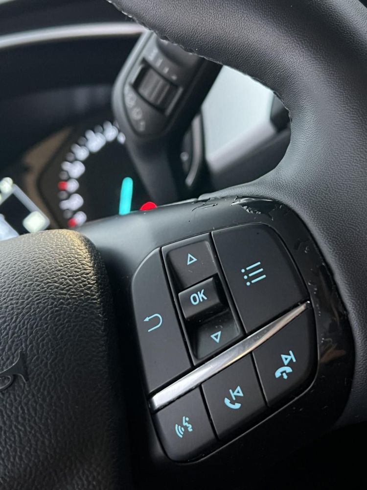 FORD FOCUS 1.0 EcoBoost Connected M.o.-i. 1.tul. Márkaszervizelt! Carplay