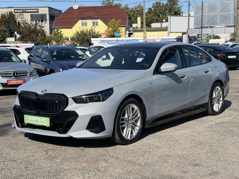 BMW I5 eDrive40 81,2kWh M-sport. Bowers & Wilkins. panorámatető. újszerű állapot!
