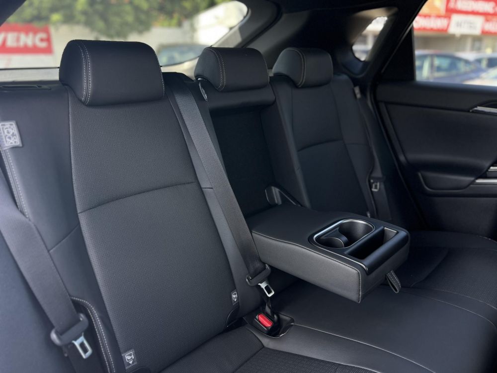 TOYOTA BZ4X Executive AWD 15e km. JBL. magas felszereltség!