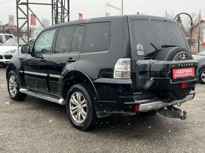 MITSUBISHI PAJERO 3.2 DI-D Instyle Navi (Automata) Xenon Bőr belső 7 személyes Tempomat Bluetooth Navi