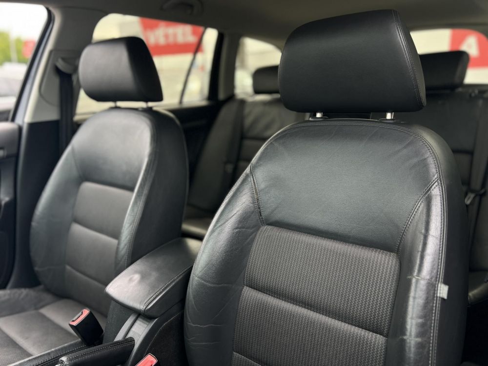 SKODA OCTAVIA Combi 2.0 TDI Ambiente DSG Tempomat Ülésfűtés Bluetooth Navigáció!