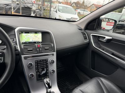 VOLVO XC60 2.0 D [D4] Momentum Geartronic FWD 155e km. Magyarországi Navi Memória Tempomat Ülésfűtés PDC Bluetooth