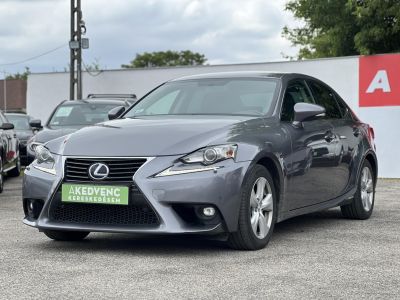 LEXUS IS 300h Comfort Leather&Navigation (Automata) Hybrid garancia Márkaszervizelt! Gyári fényezés. Téli-nyári gumi garnitúra!