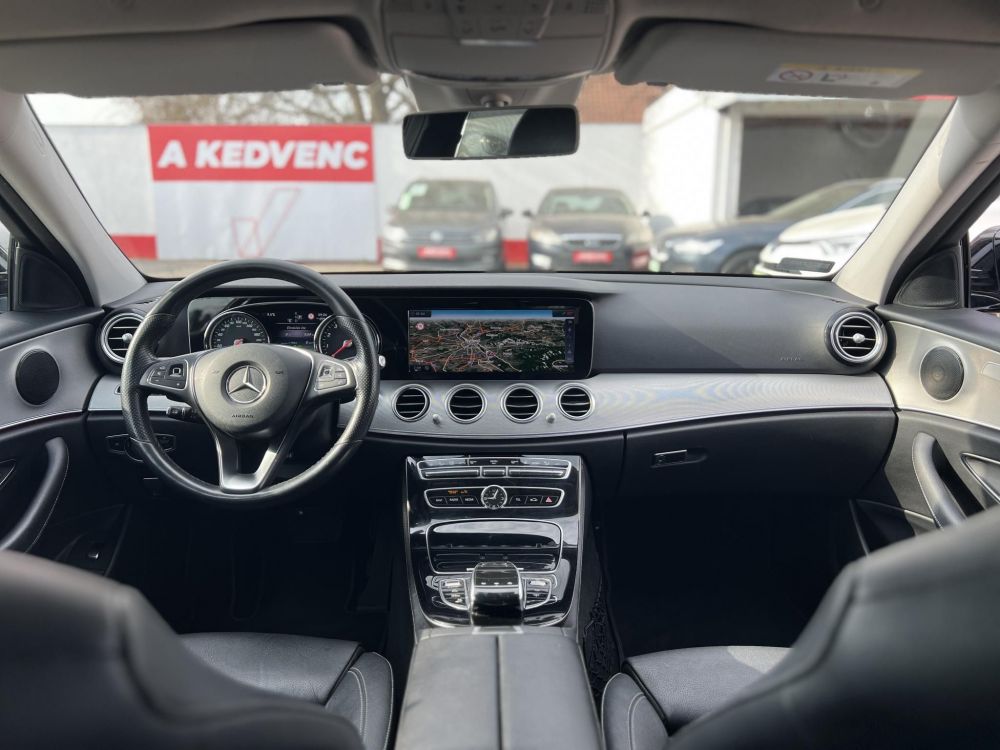 MERCEDES-BENZ E 350 e 9G-TRONIC 150e km. Bőr belső. kamera. frissen szervizelt