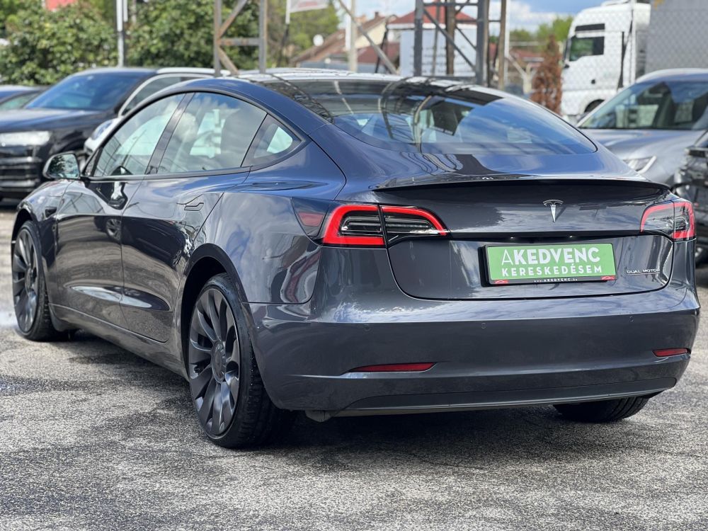 TESLA MODEL 3 Performance AWD (Automata) Mátrix LED. Hőszivattyús. gyári garanciális 2029-ig
