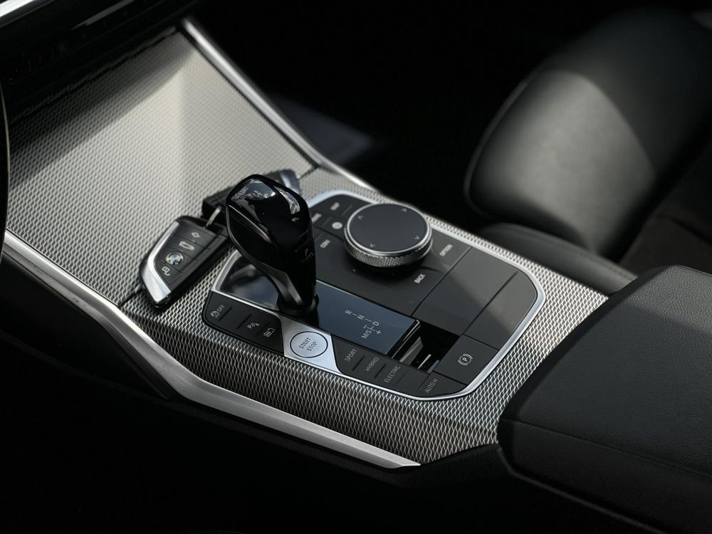 BMW 330e M Sport (Automata) Frissen szervizelt. Új téli gumik!