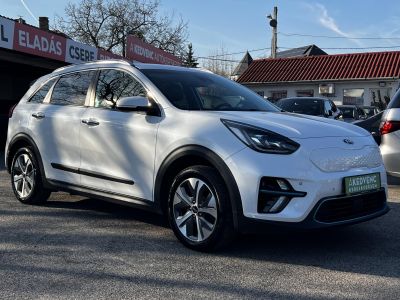 KIA NIRO e-Niro 64kWh Platinum 400+km hatótáv. Bőr. ülésszellőztetés. CARPLAY. stb