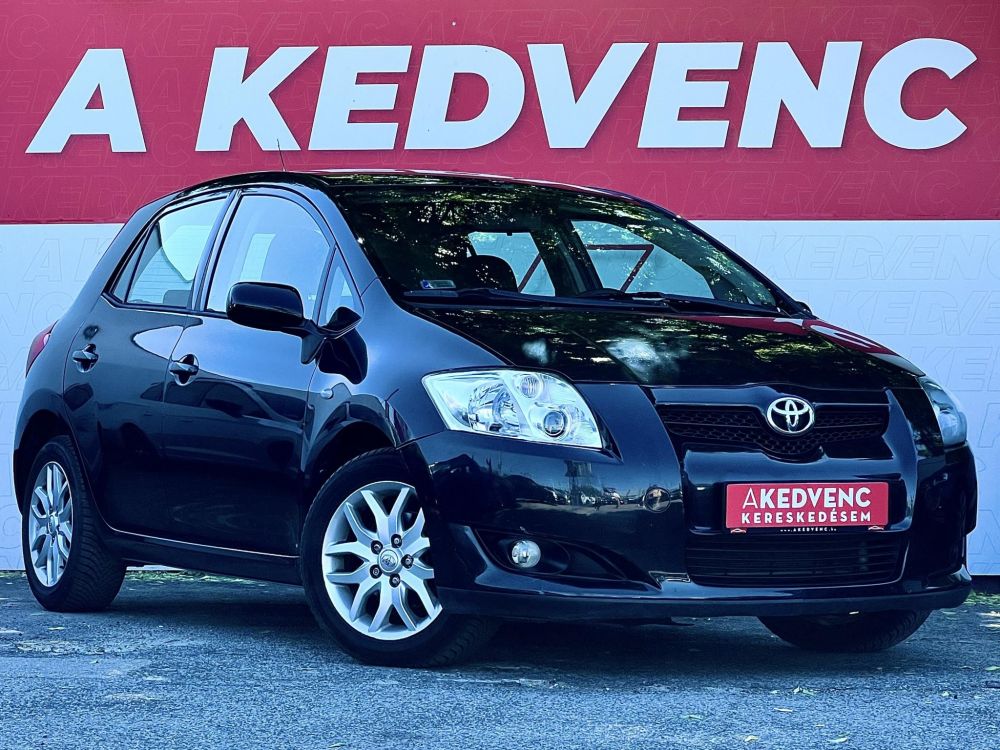 TOYOTA AURIS