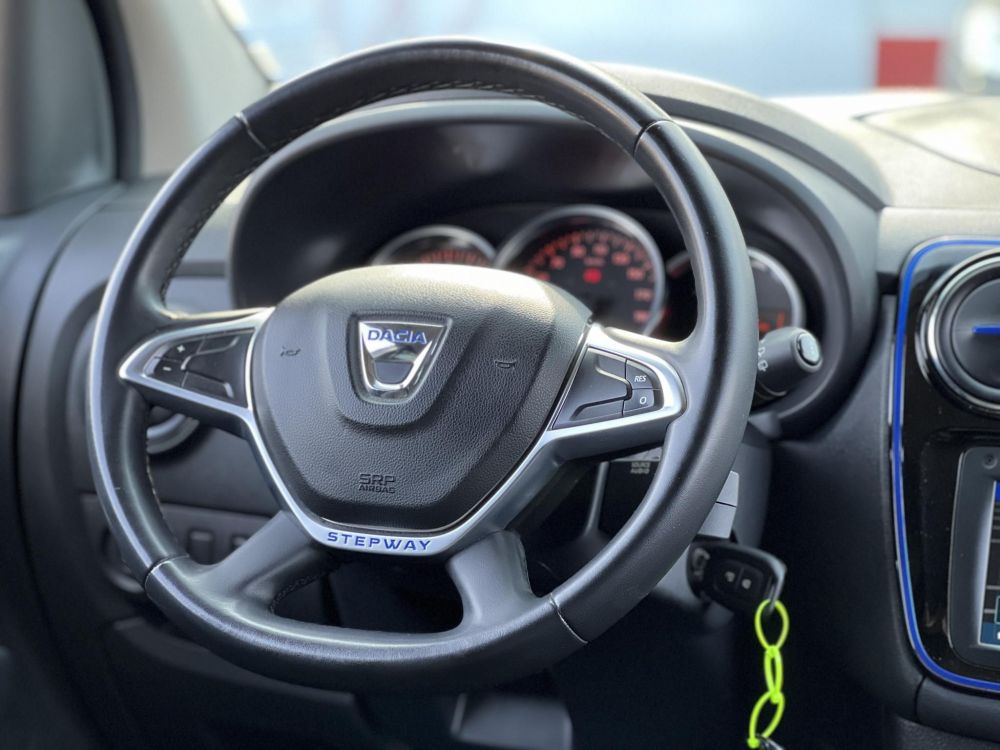 DACIA LODGY 1.5 Blue dCi Stepway (7 személyes ) 50e km. M.o.-i. 1.tul. CarPlay. Kitünő állapot!