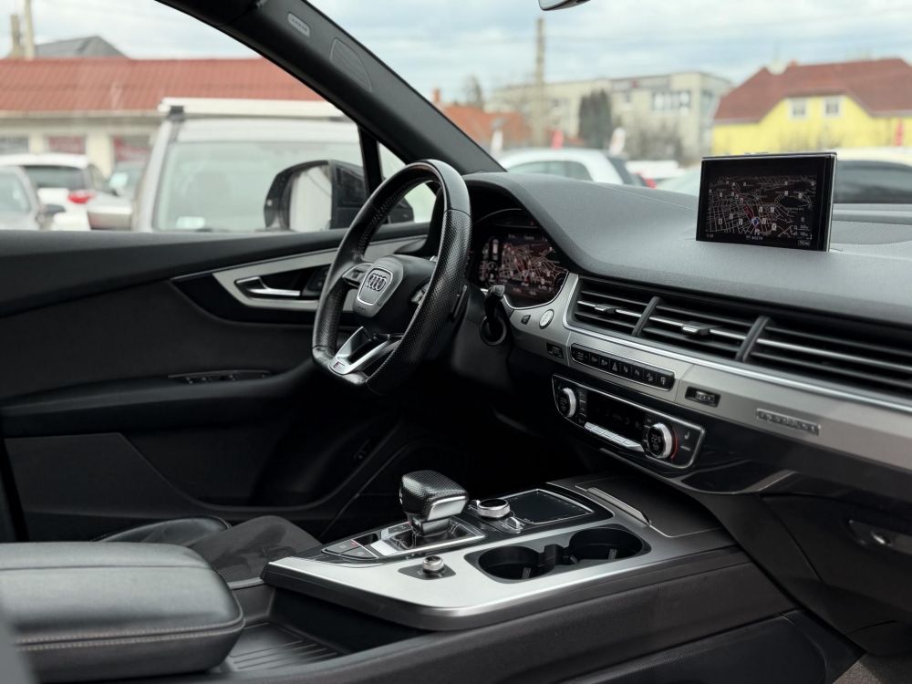AUDI Q7 3.0 V6 TDI quattro Tiptronic ic [7 személy] S-line M.o.-i. BOSE. virtual cockpit. kamera. keyless. holttér