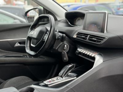 PEUGEOT 3008 1.6 BlueHDi Allure EAT6 Teljes szerviztörténet. Carplay. radar. tempomat. 8 gumi