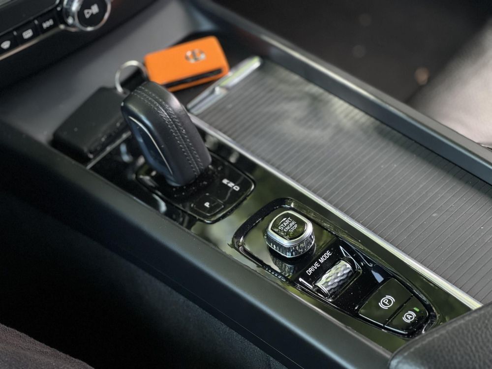 VOLVO V60 2.0 [B3] MHEV Momentum Pro Geartronic Magyarországi. végig márkaszervizelt. kerámia. friss nagyszerviz!