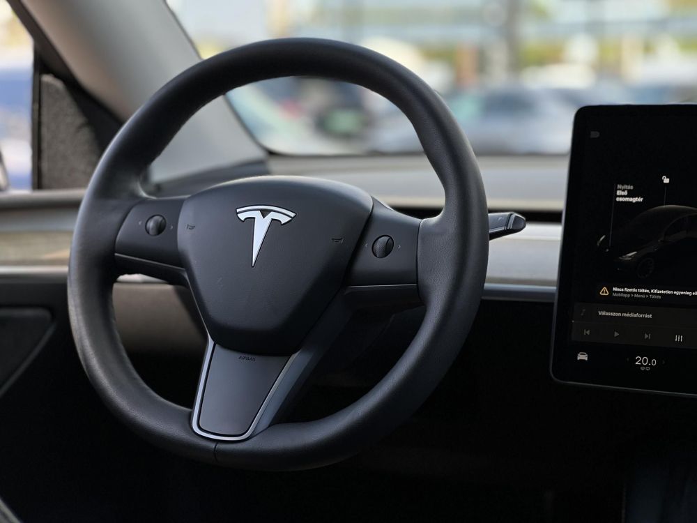 TESLA MODEL Y Long Range AWD (Automata) 109e km. mátrix LED. hőszivattyú. premium hifi. garanciális!